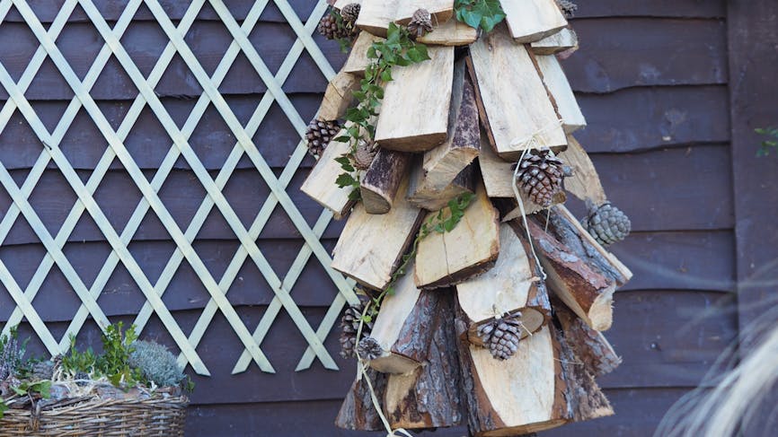 Un sapin de Noël en bois 100 % naturel