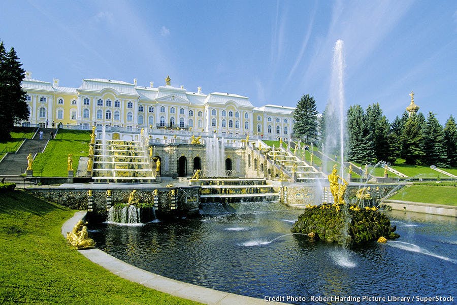 Jardins Peterhof en Russie