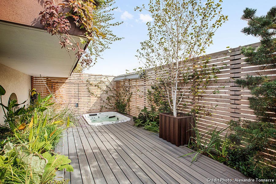 Un jardin terrasse d’inspiration maritime, sur les toits de Paris Djwebjardinportprojetissyxtremegris2-650022f3704a6