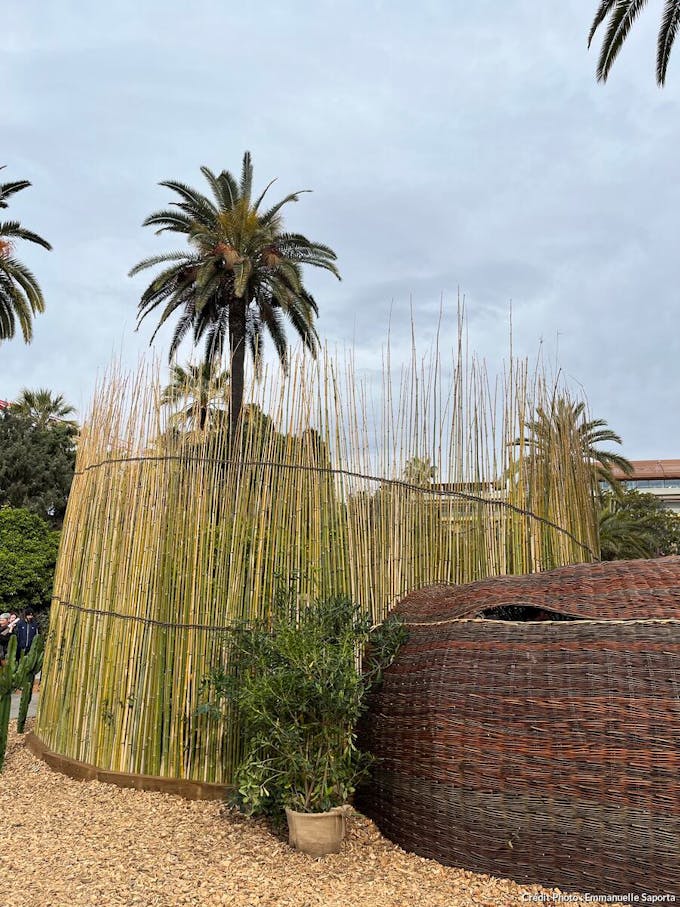Structure avec bambous et osier tressé, Festival des jardins de la Côte d'Azur 2023